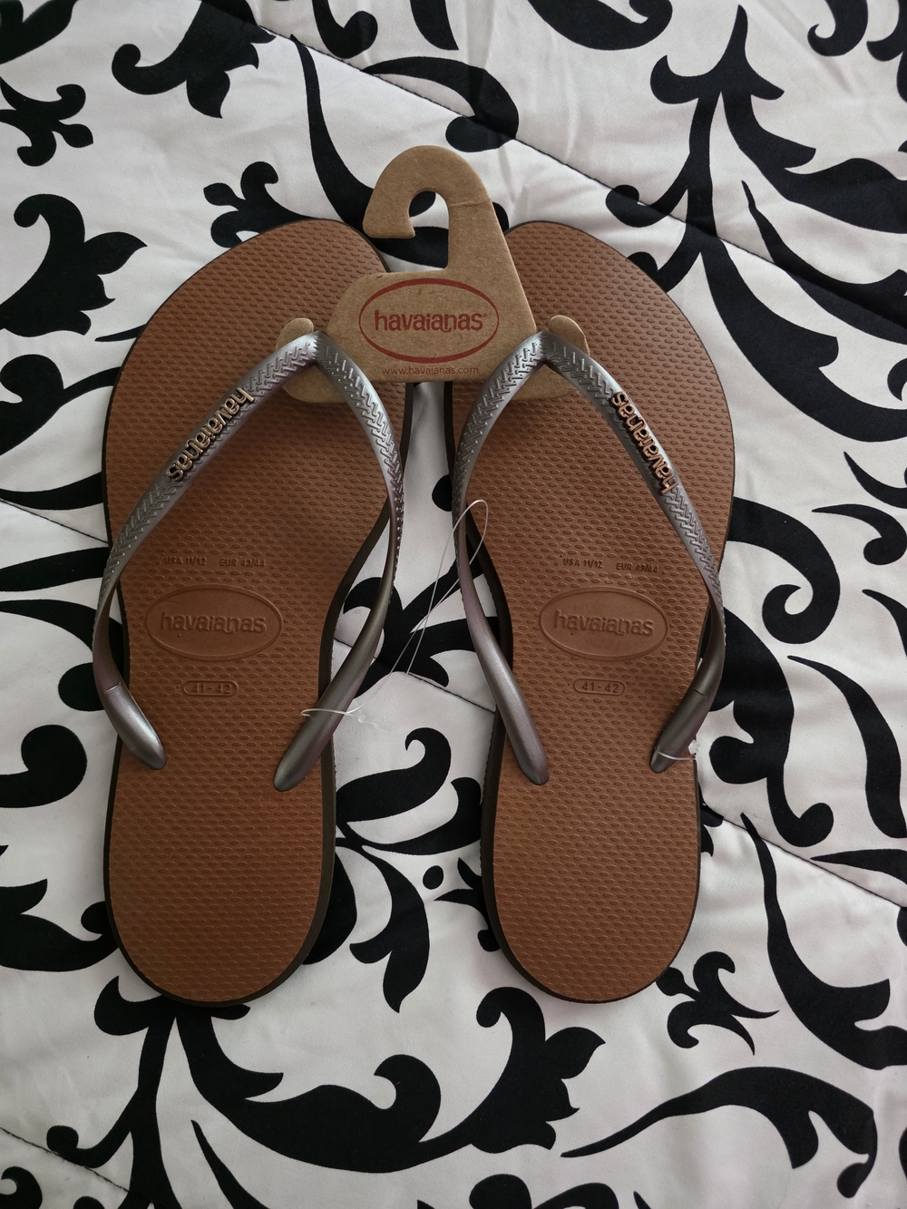 Havaianas Women’s Brown Flip Flops with Metallic Silver Straps